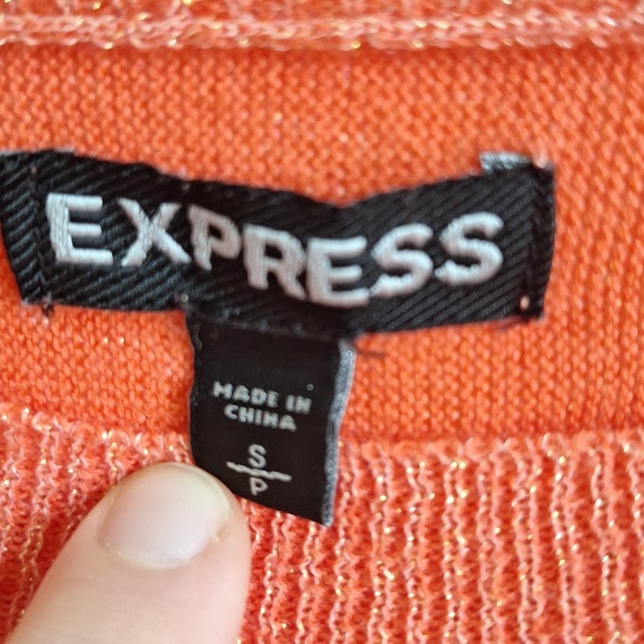 🎁Express Off-the-Shoulder Coral Sweater Size Small - Picture 3 of 9